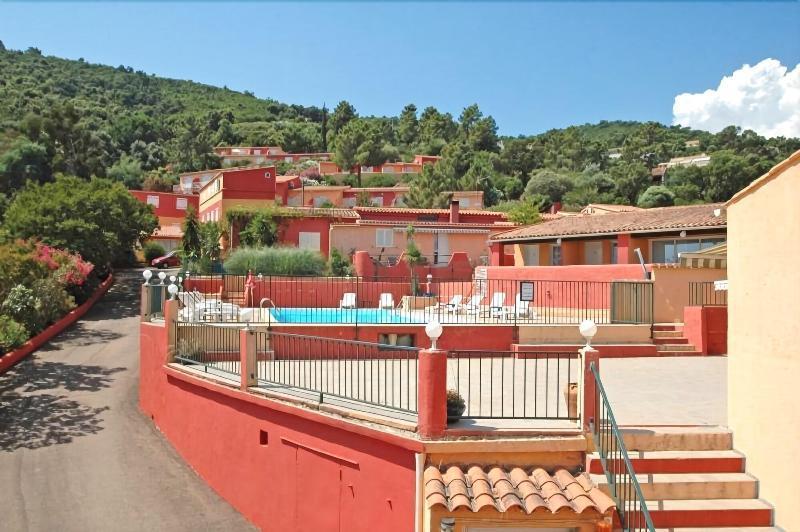Tarcu Hotel Residence San Pieru מראה חיצוני תמונה