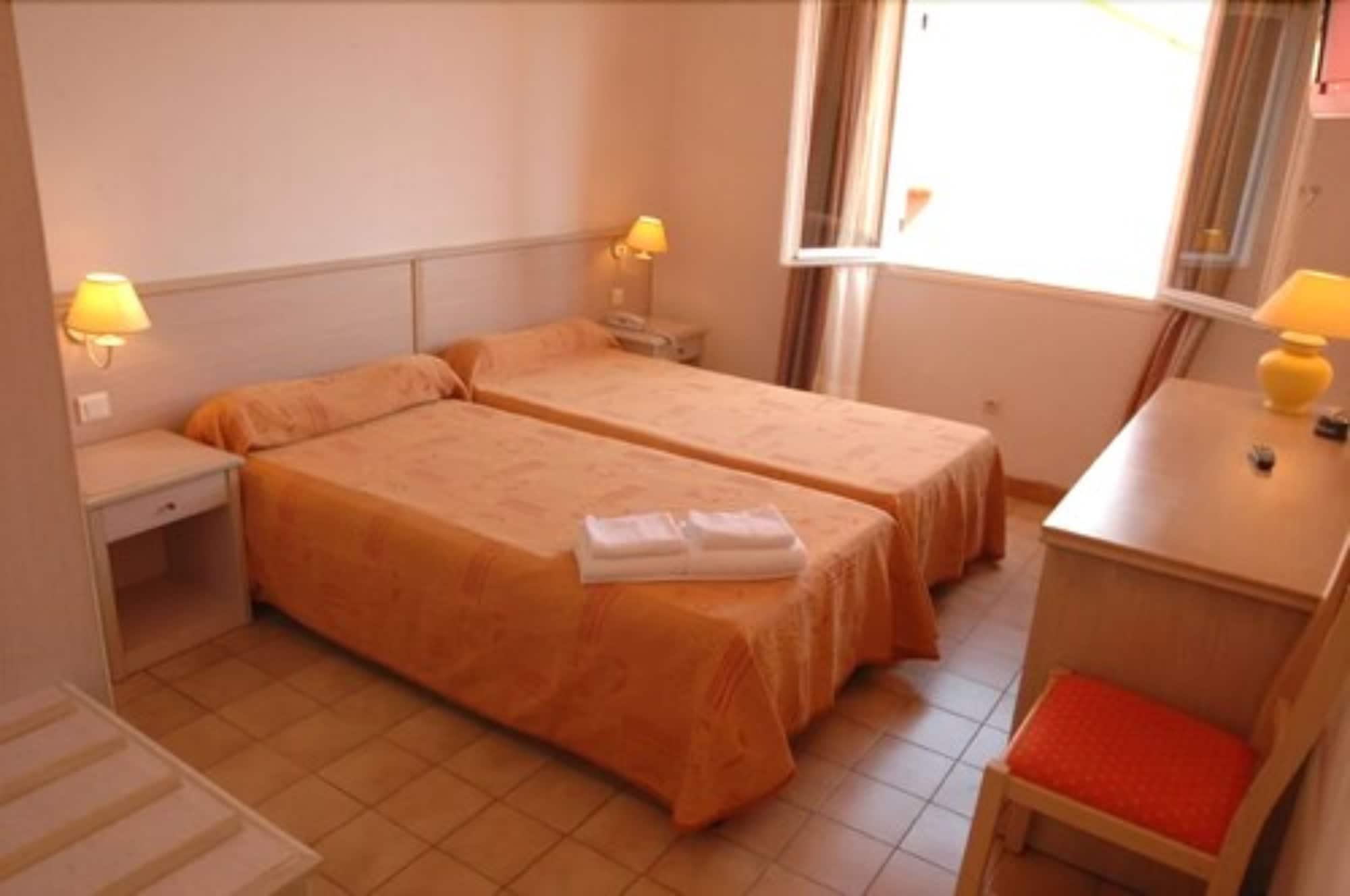 Tarcu Hotel Residence San Pieru מראה חיצוני תמונה