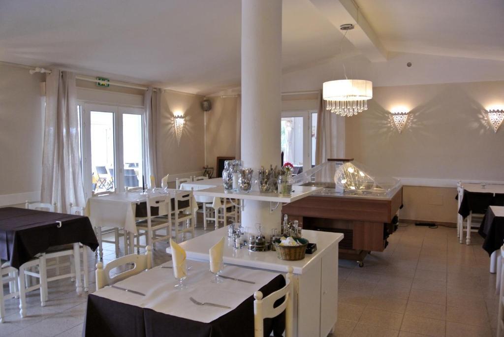 Tarcu Hotel Residence San Pieru מראה חיצוני תמונה