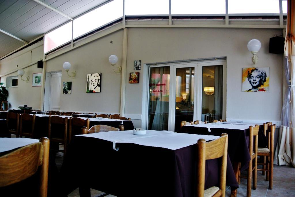 Tarcu Hotel Residence San Pieru מראה חיצוני תמונה